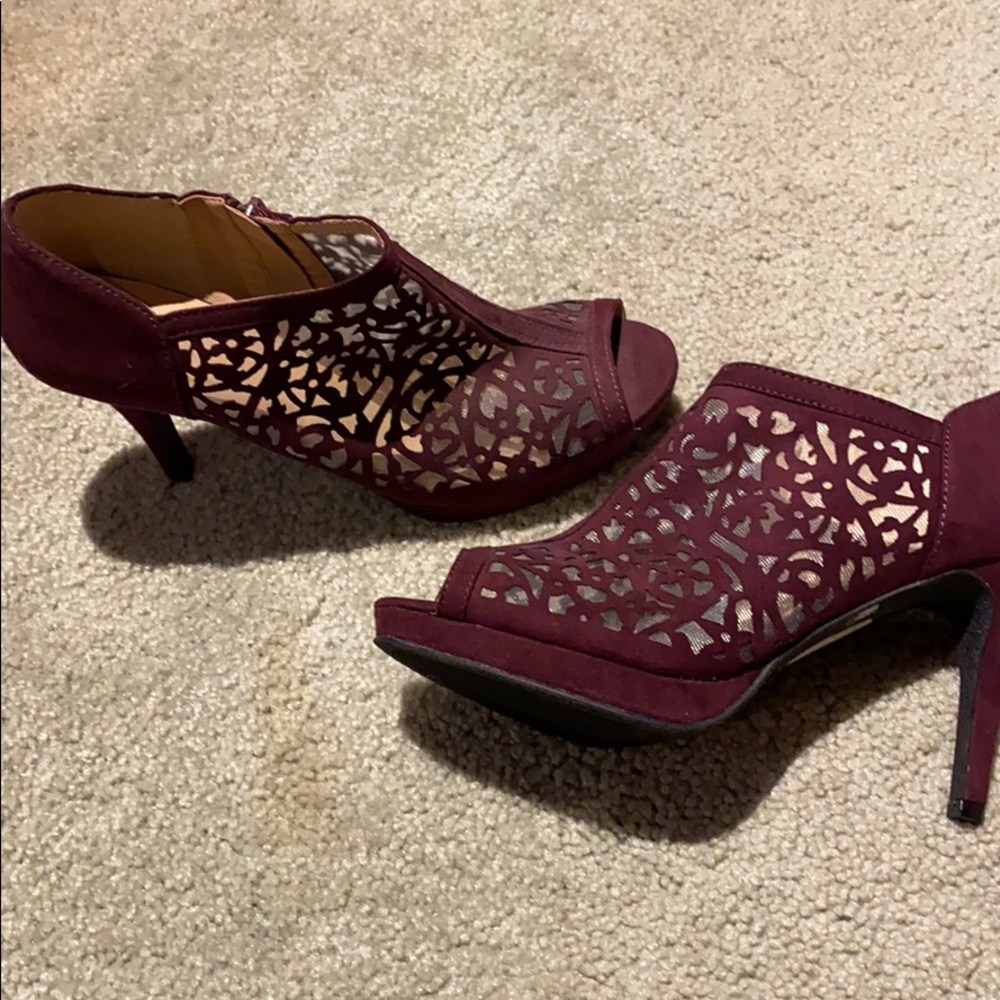 Heels - Picture 2 of 2